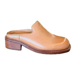 Tan mule shoe in smooth leather