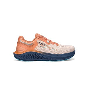 Standard FootShape™ Fit, designed for natural foot position